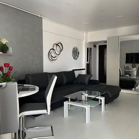 Luxury Westpark 2-Room Apartment Lakeview W5 Бухарест Екстер'єр фото