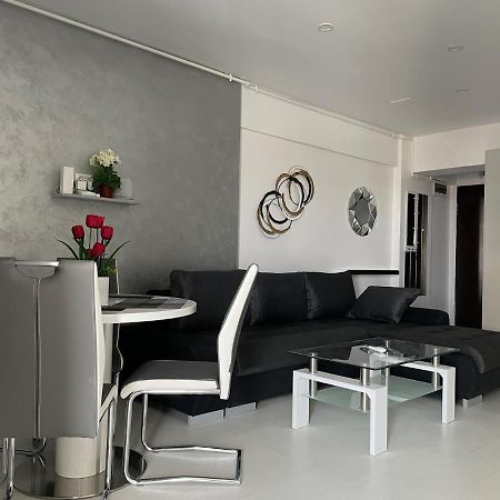 Luxury Westpark 2-Room Apartment Lakeview W5 Бухарест Екстер'єр фото