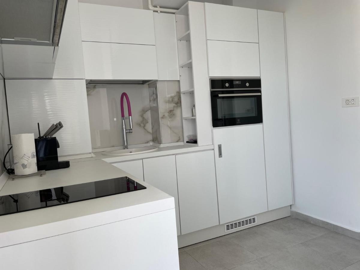 Luxury Westpark 2-Room Apartment Lakeview W5 Бухарест Екстер'єр фото