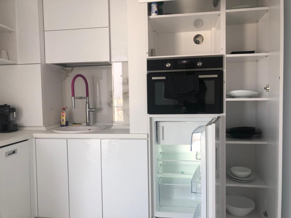 Luxury Westpark 2-Room Apartment Lakeview W5 Бухарест Екстер'єр фото